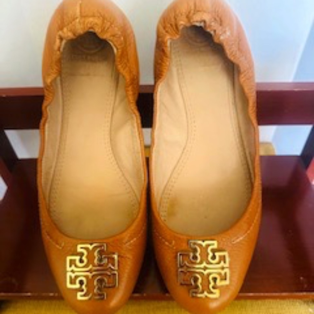 Tory Burch Royal Tan Leather Flats with TB Metallic Gold plated Logo-Pre-Owned